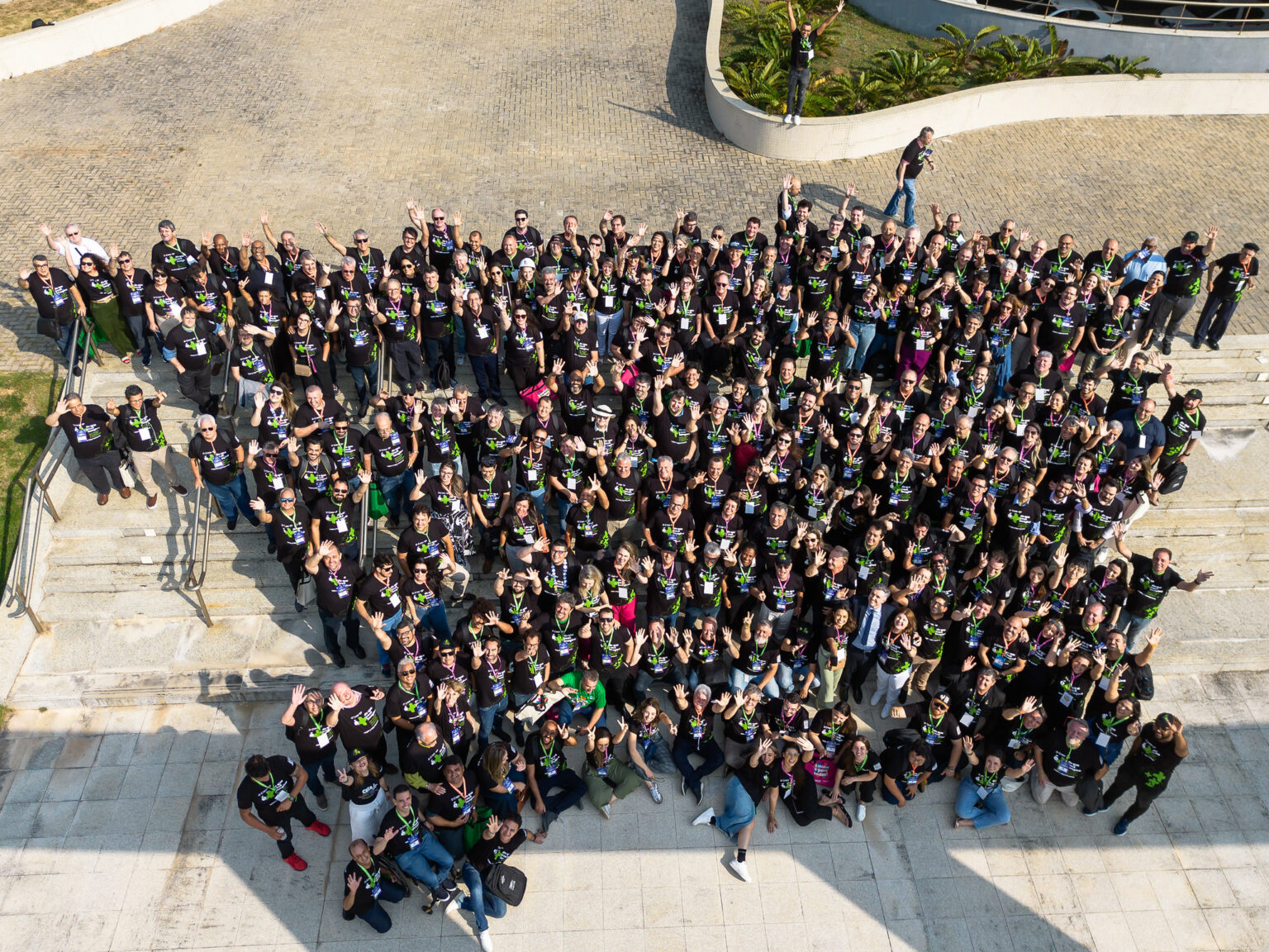 Conselheiro-Eng-Henrique-Monteiro-Alves-com-a-presidente-e-o-vice-presidente-do-Crea-SP