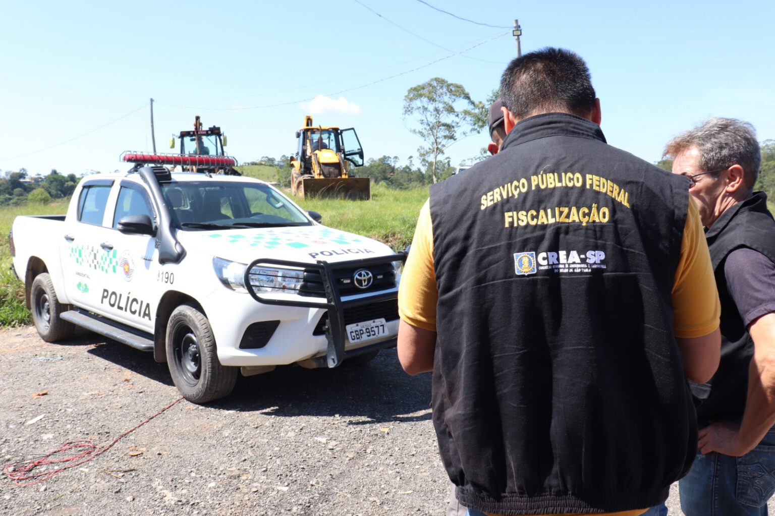 Fiscalização em Suzano desfaz obras de condomínio (1)