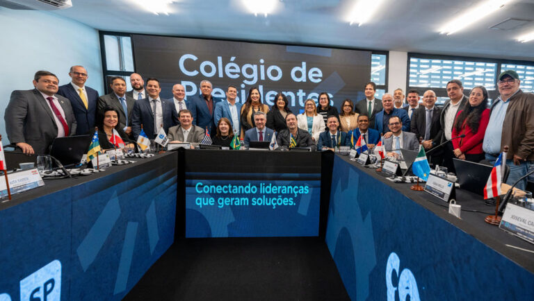 Foto - presidentes no Colégio de Presidentes 2