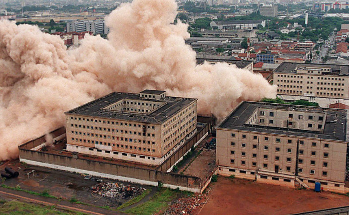 Implosão-Carandiru-Foto-de-Paulo-Liebert