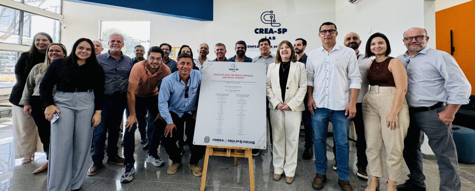 Pres. Eng. Lígia Mackey (à dir) e Pres. da APEAA Eng