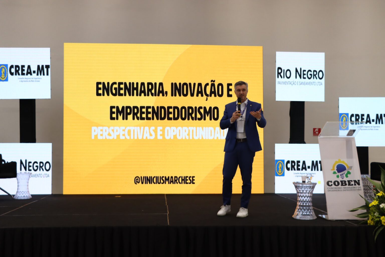 Vinicius Marchese apresentando palestra no COBEN (1)