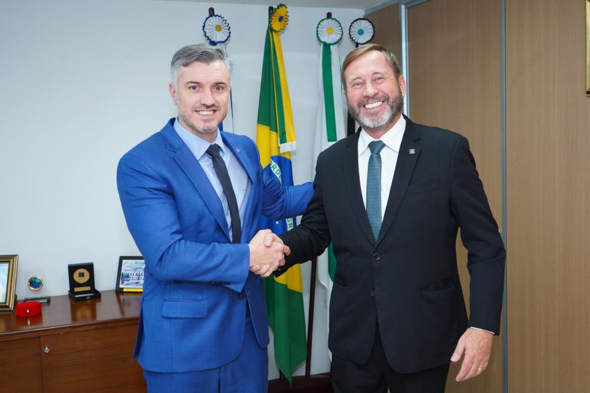 Vinicius e presidente Joel